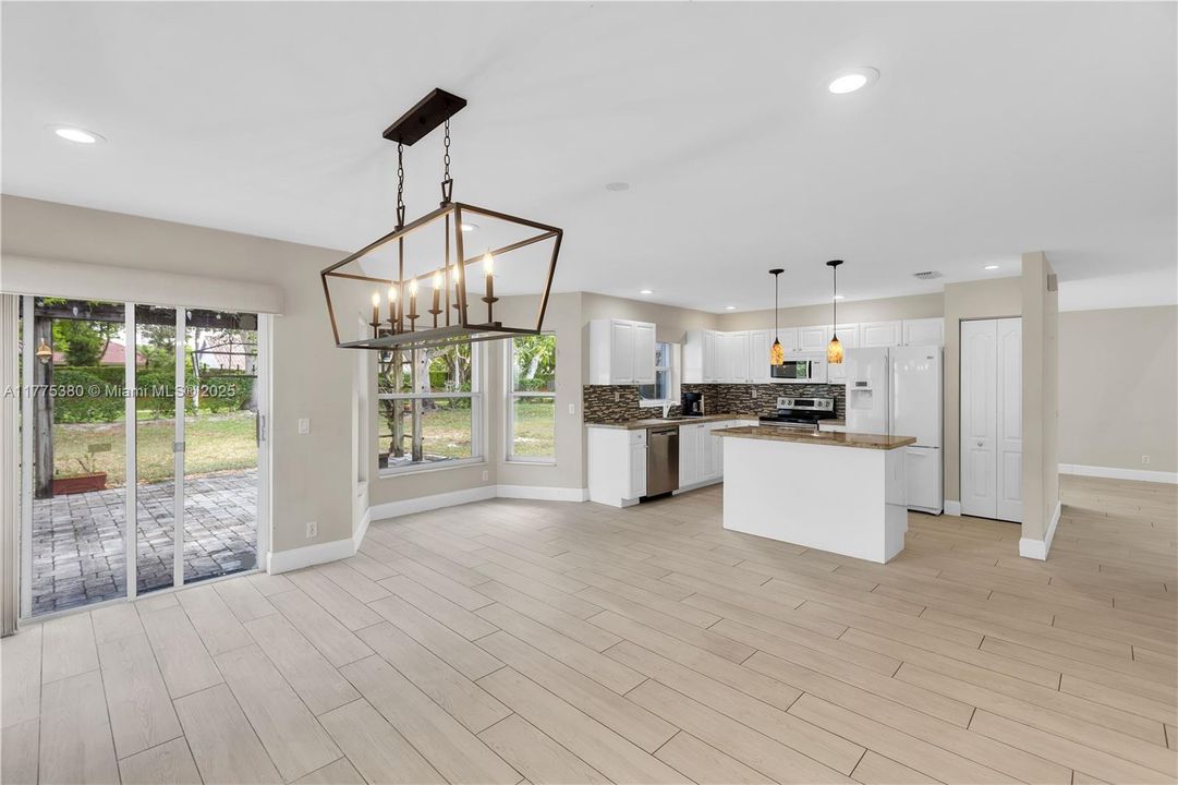 Vendido Recientemente: $750,000 (3 camas, 2 baños, 2223 Pies cuadrados)