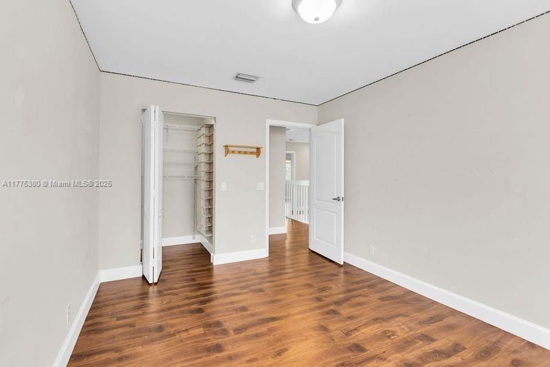 Vendido Recientemente: $750,000 (3 camas, 2 baños, 2223 Pies cuadrados)