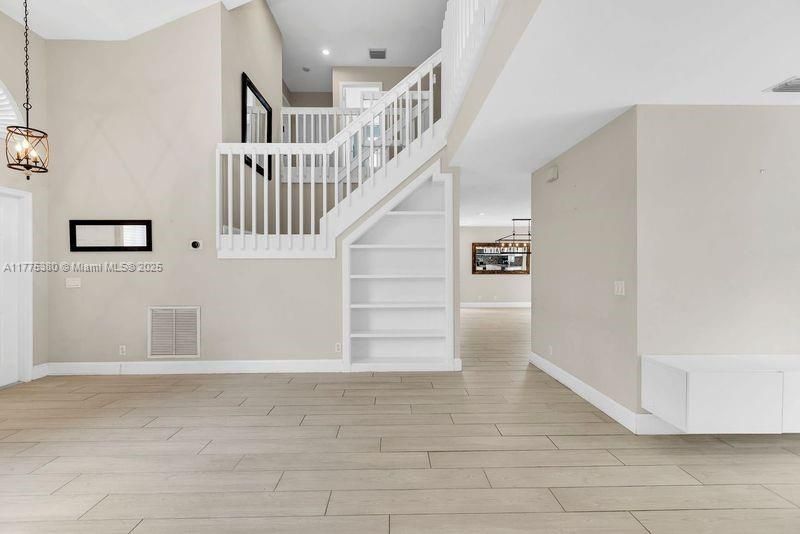 Vendido Recientemente: $750,000 (3 camas, 2 baños, 2223 Pies cuadrados)