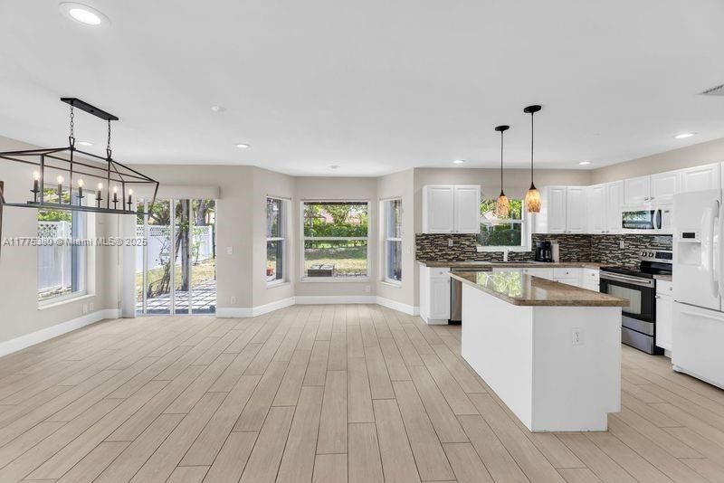 Vendido Recientemente: $750,000 (3 camas, 2 baños, 2223 Pies cuadrados)