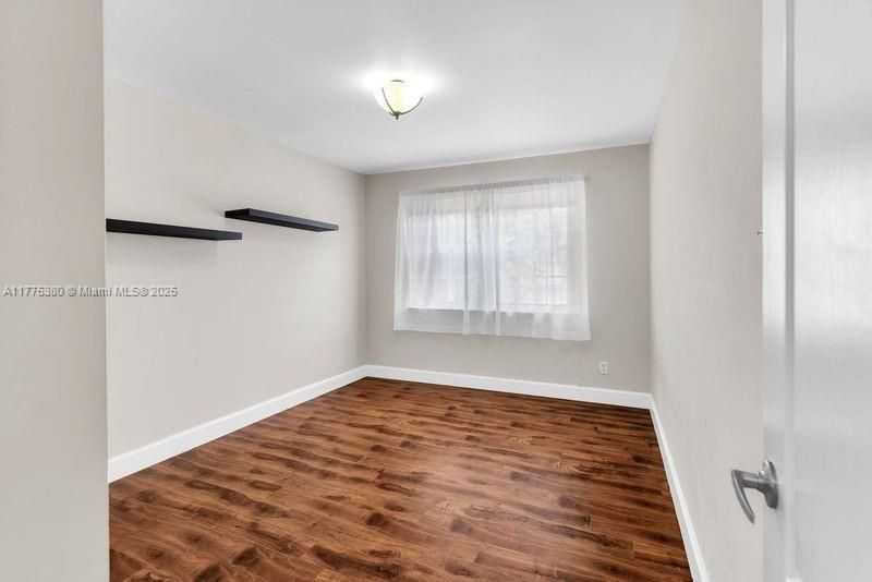 Vendido Recientemente: $750,000 (3 camas, 2 baños, 2223 Pies cuadrados)