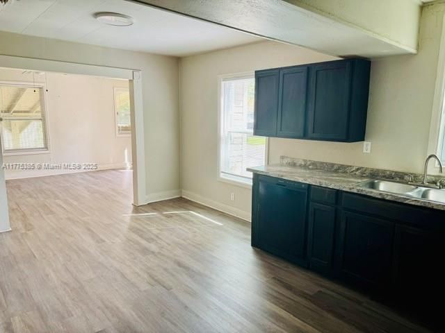 Недавно продано: $140,000 (2 спален, 1 ванн, 836 Квадратных фут)