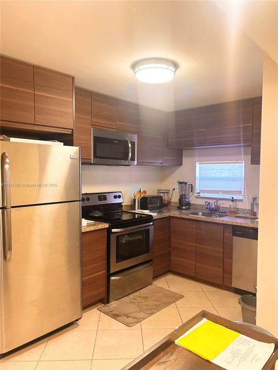 For Rent: $2,000 (2 beds, 2 baths, 1170 Square Feet)