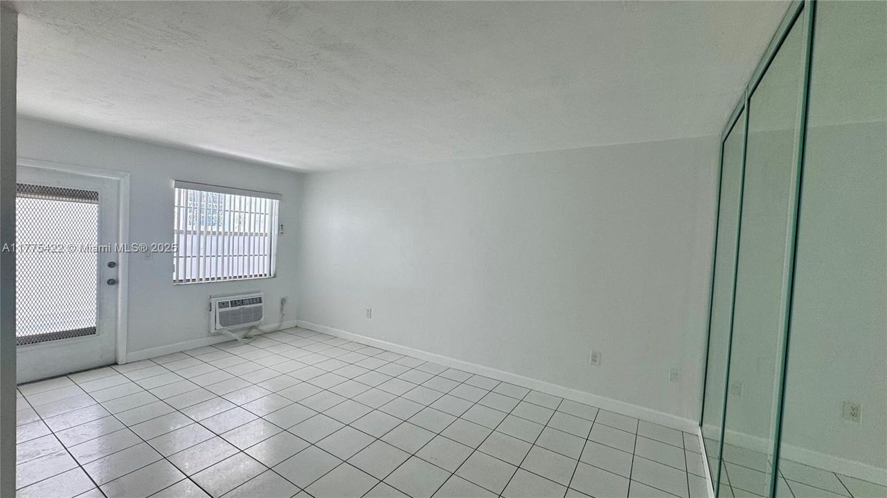 最近租的: $1,900 (1 贝兹, 1 浴室, 635 平方英尺)