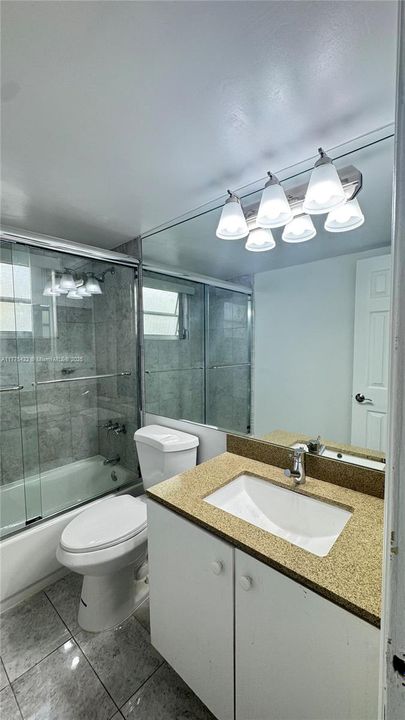 最近租的: $1,900 (1 贝兹, 1 浴室, 635 平方英尺)