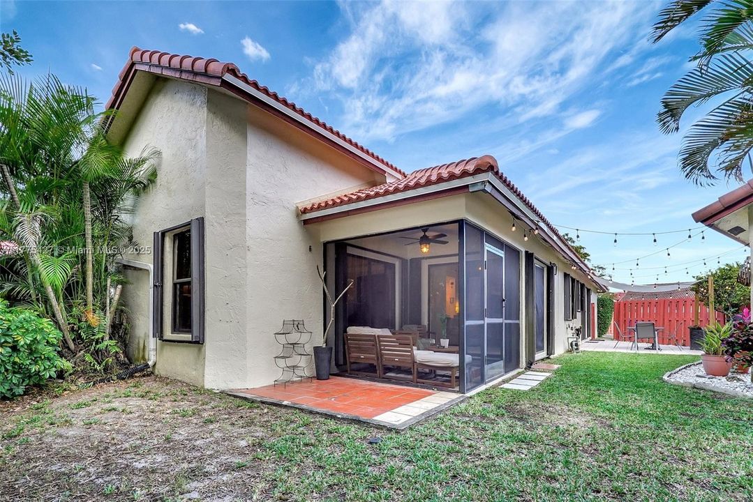 Recently Sold: $564,900 (3 beds, 2 baths, 1416 Square Feet)