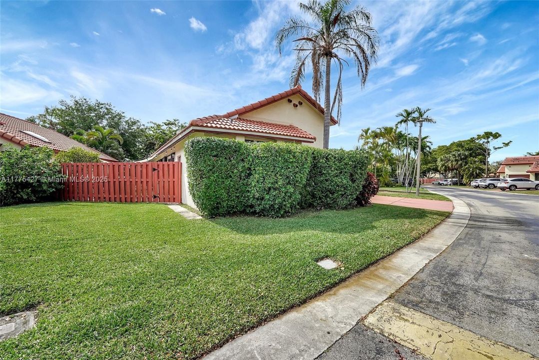 Recently Sold: $564,900 (3 beds, 2 baths, 1416 Square Feet)