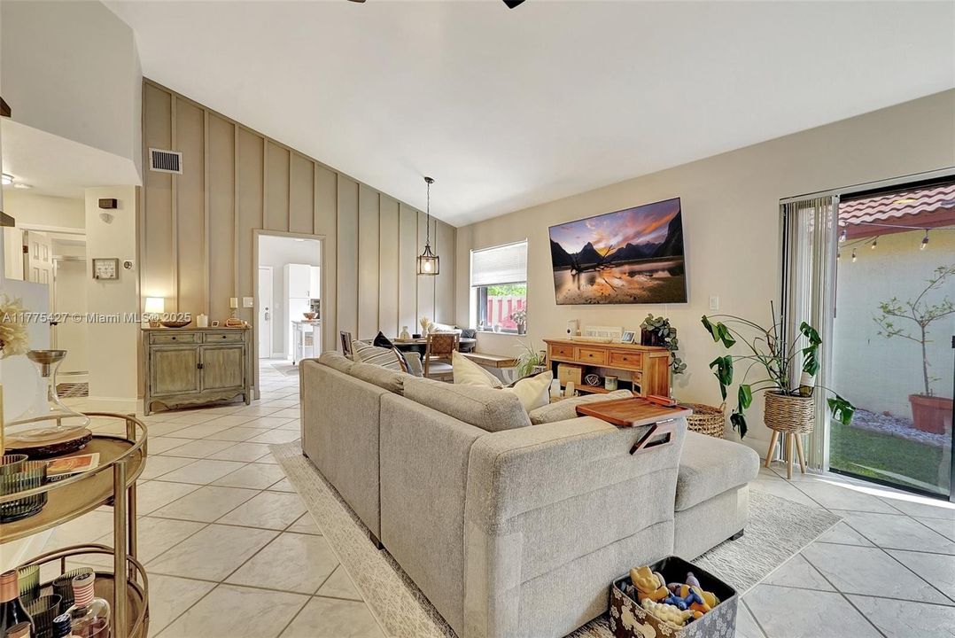 Recently Sold: $564,900 (3 beds, 2 baths, 1416 Square Feet)