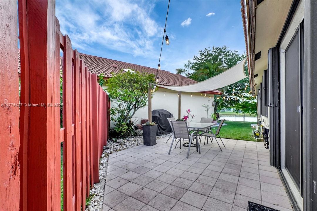 Recently Sold: $564,900 (3 beds, 2 baths, 1416 Square Feet)