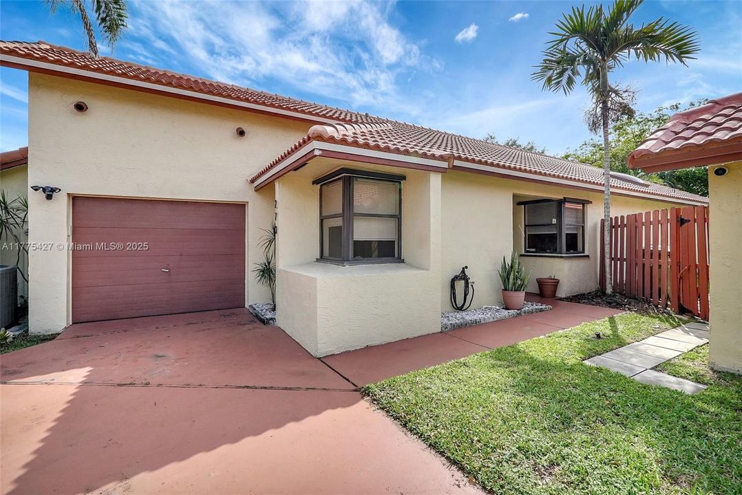 Recently Sold: $564,900 (3 beds, 2 baths, 1416 Square Feet)