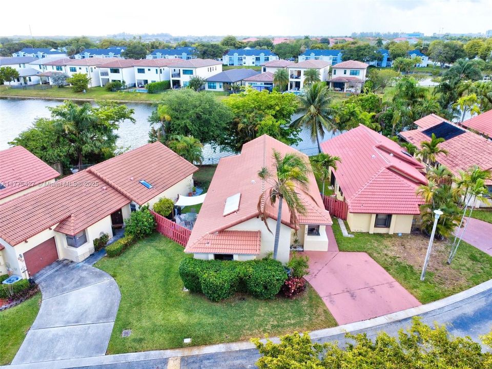 Recently Sold: $564,900 (3 beds, 2 baths, 1416 Square Feet)