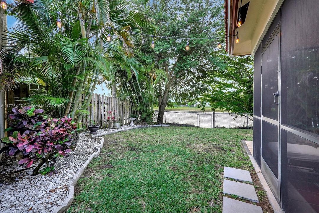 Recently Sold: $564,900 (3 beds, 2 baths, 1416 Square Feet)