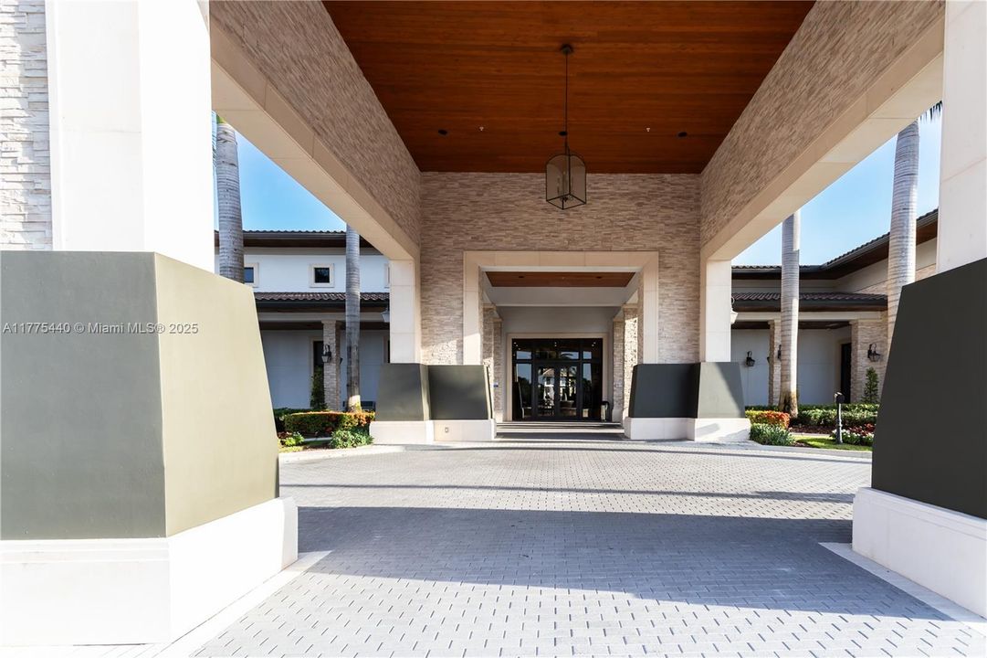 For Sale: $869,899 (3 beds, 2 baths, 2462 Square Feet)