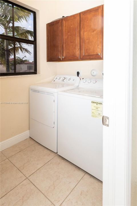 For Sale: $869,899 (3 beds, 2 baths, 2462 Square Feet)