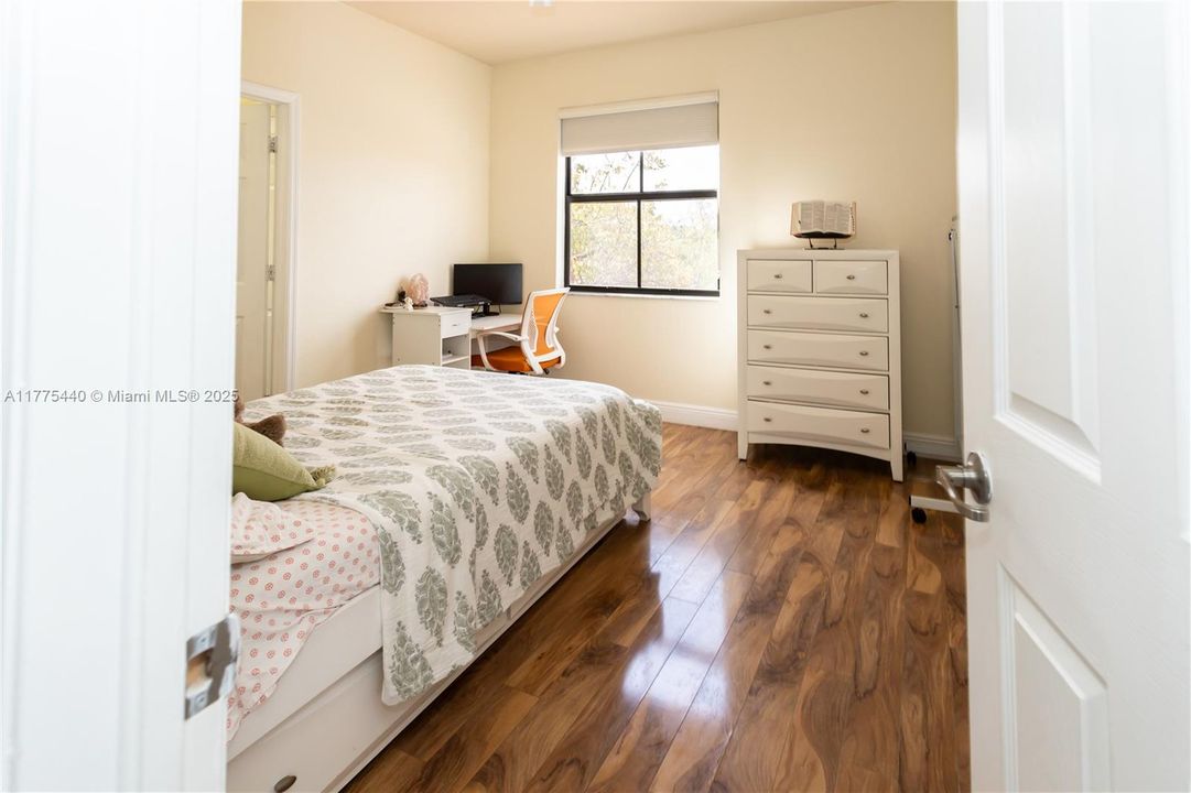 For Sale: $869,899 (3 beds, 2 baths, 2462 Square Feet)