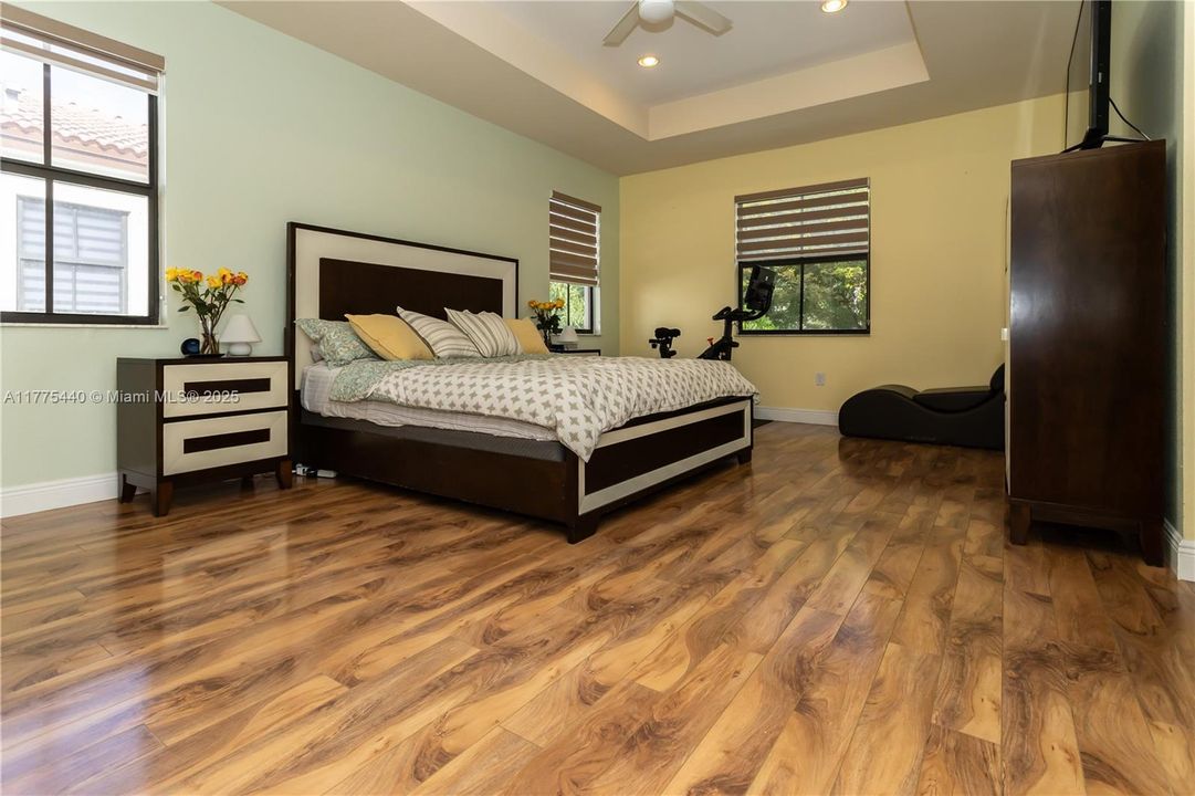 For Sale: $869,899 (3 beds, 2 baths, 2462 Square Feet)