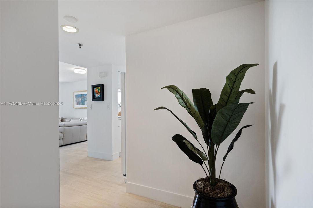 Recently Sold: $380,000 (1 beds, 1 baths, 857 Square Feet)