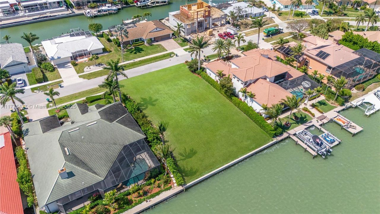 待售: $3,100,000 (0.34 acres)