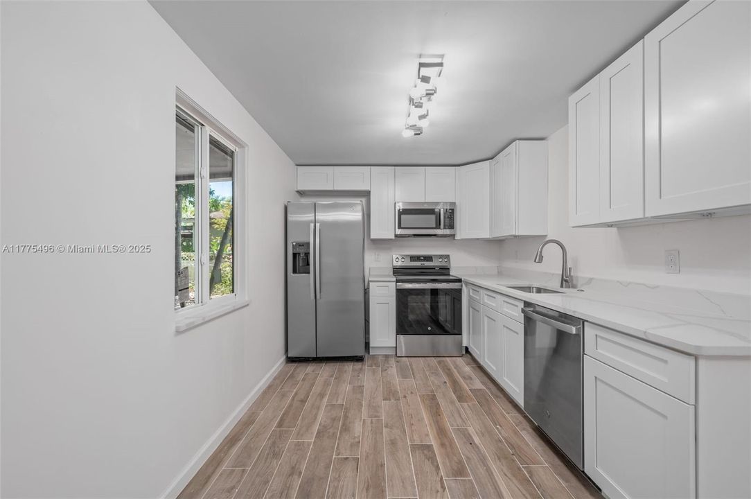 最近租的: $2,500 (3 贝兹, 2 浴室, 1152 平方英尺)