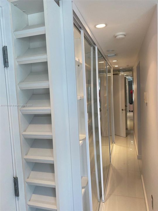 待售: $604,000 (1 贝兹, 1 浴室, 530 平方英尺)