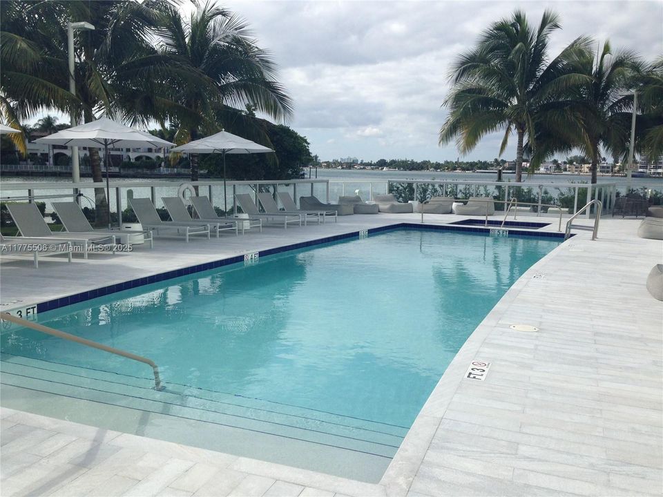 待售: $604,000 (1 贝兹, 1 浴室, 530 平方英尺)