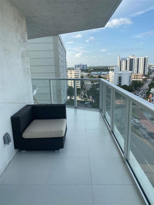 待售: $604,000 (1 贝兹, 1 浴室, 530 平方英尺)