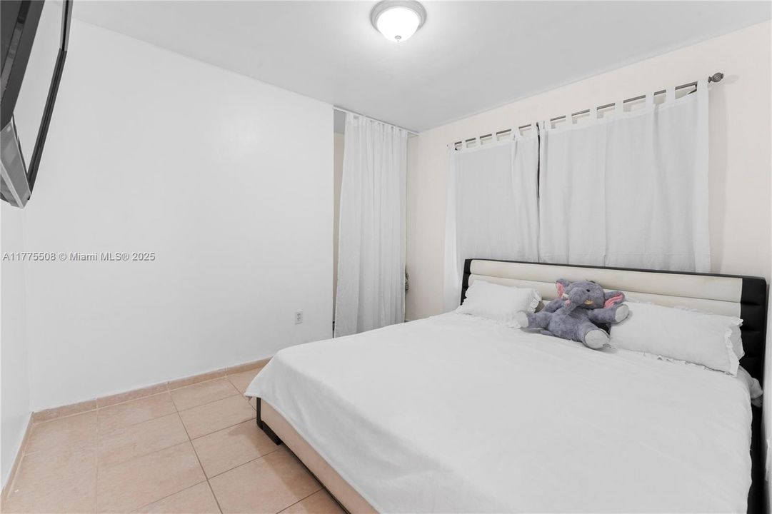 Recently Sold: $495,000 (4 beds, 2 baths, 875 Square Feet)