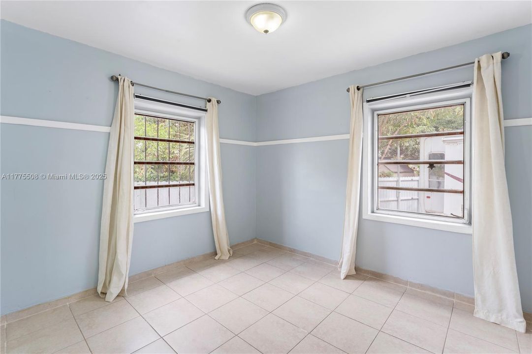 Recently Sold: $495,000 (4 beds, 2 baths, 875 Square Feet)