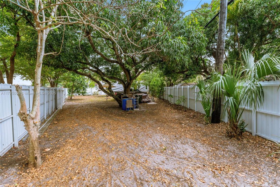 Recently Sold: $495,000 (4 beds, 2 baths, 875 Square Feet)