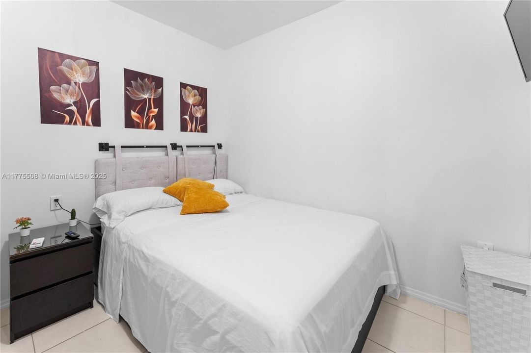 Recently Sold: $495,000 (4 beds, 2 baths, 875 Square Feet)