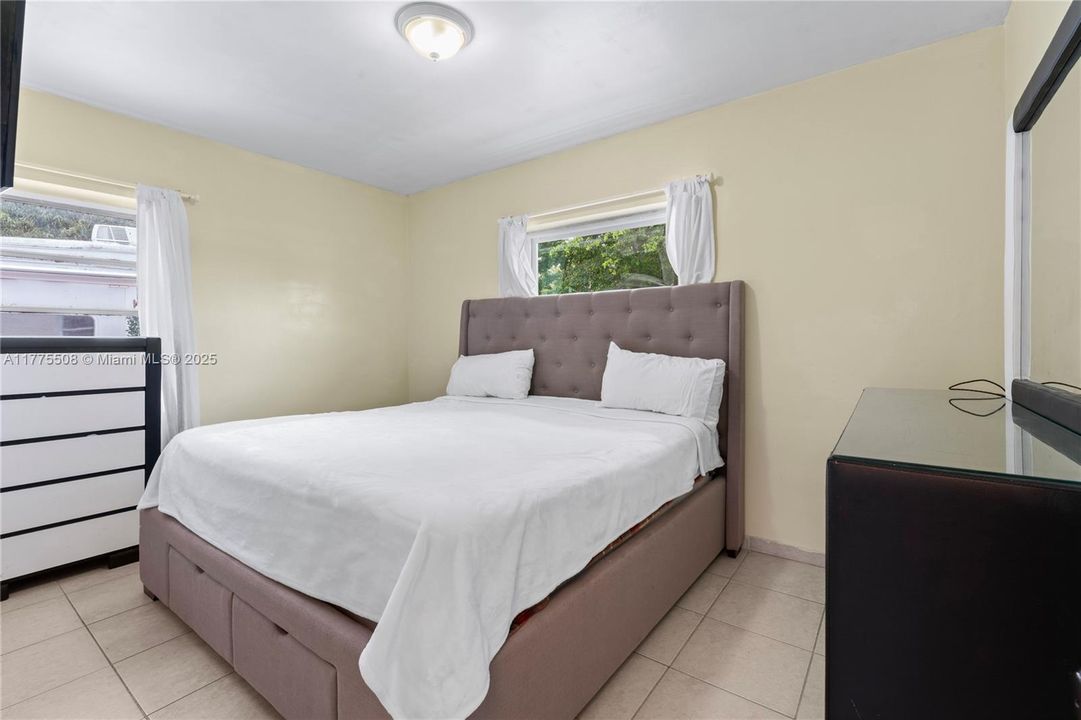 Recently Sold: $495,000 (4 beds, 2 baths, 875 Square Feet)