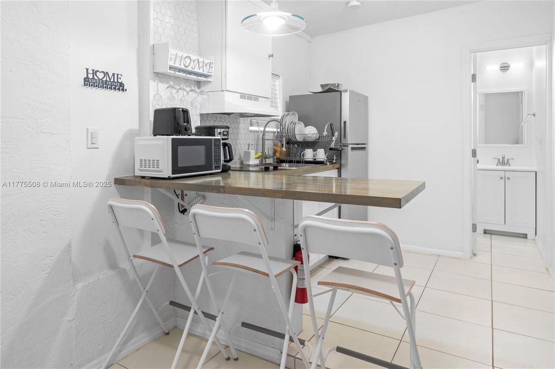 Recently Sold: $495,000 (4 beds, 2 baths, 875 Square Feet)