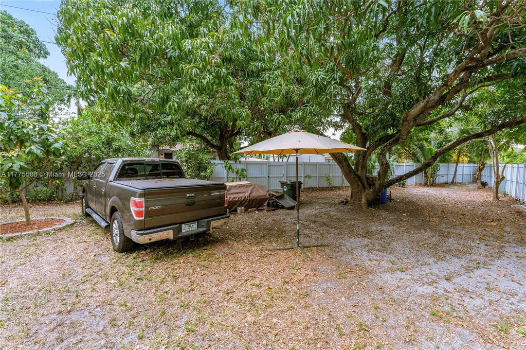 Recently Sold: $495,000 (4 beds, 2 baths, 875 Square Feet)