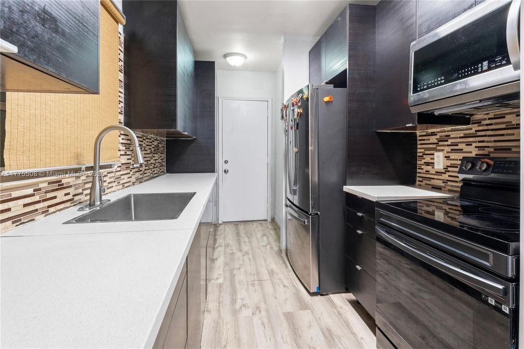 Recently Sold: $495,000 (4 beds, 2 baths, 875 Square Feet)