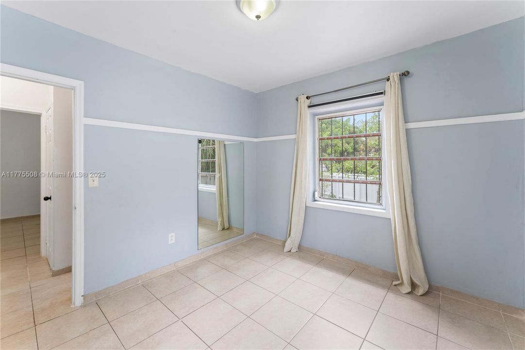 Recently Sold: $495,000 (4 beds, 2 baths, 875 Square Feet)