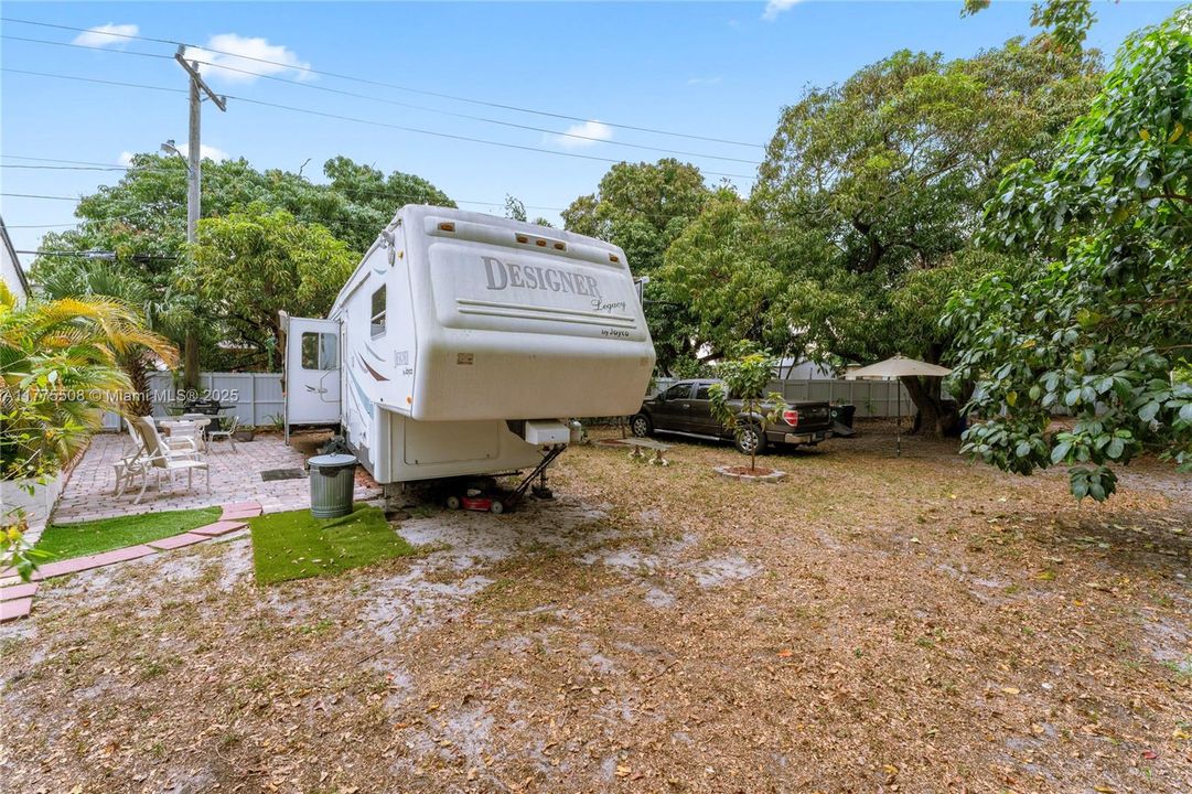 Recently Sold: $495,000 (4 beds, 2 baths, 875 Square Feet)