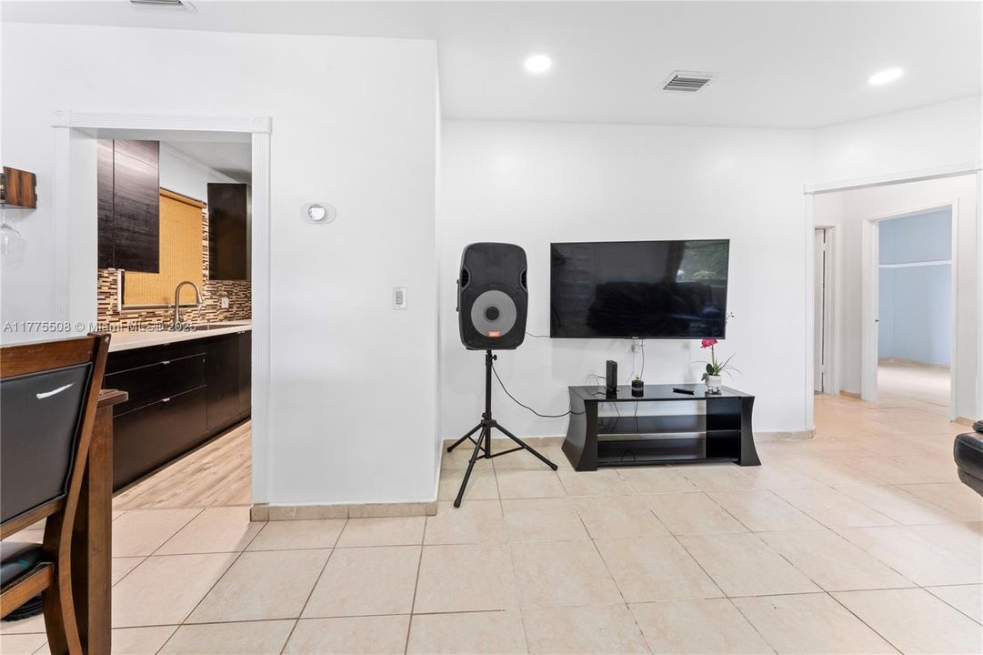 Recently Sold: $495,000 (4 beds, 2 baths, 875 Square Feet)