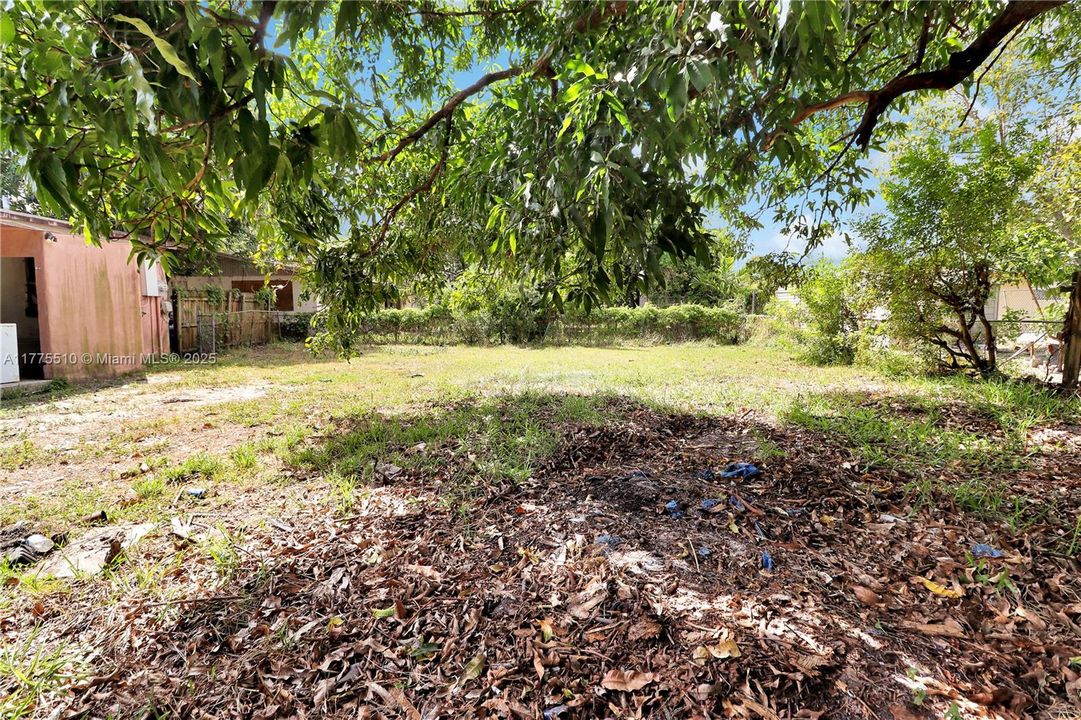 Recently Sold: $450,000 (4 beds, 3 baths, 1248 Square Feet)