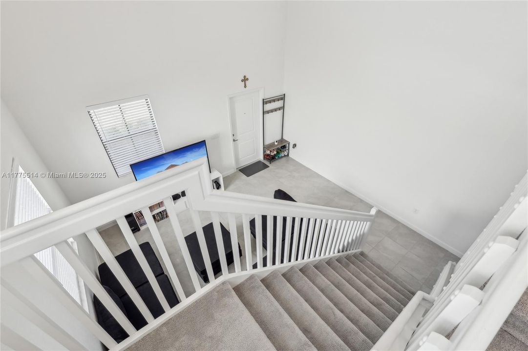 Vendido Recientemente: $697,000 (4 camas, 2 baños, 2598 Pies cuadrados)