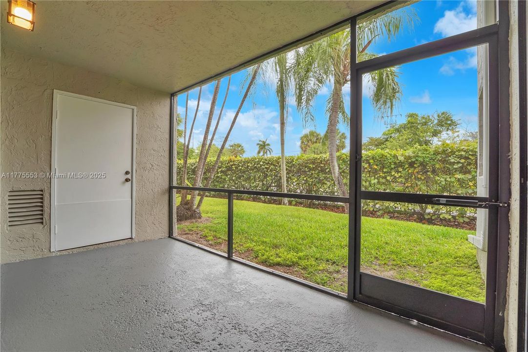 Recently Sold: $199,900 (2 beds, 1 baths, 863 Square Feet)