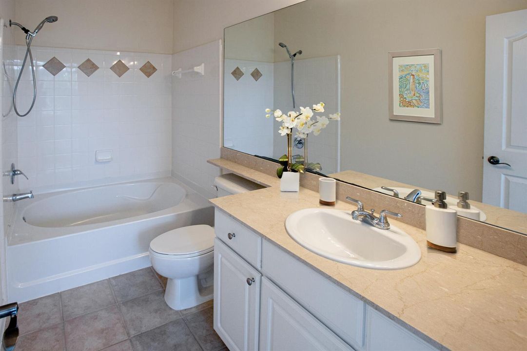 Bathroom 2 vf