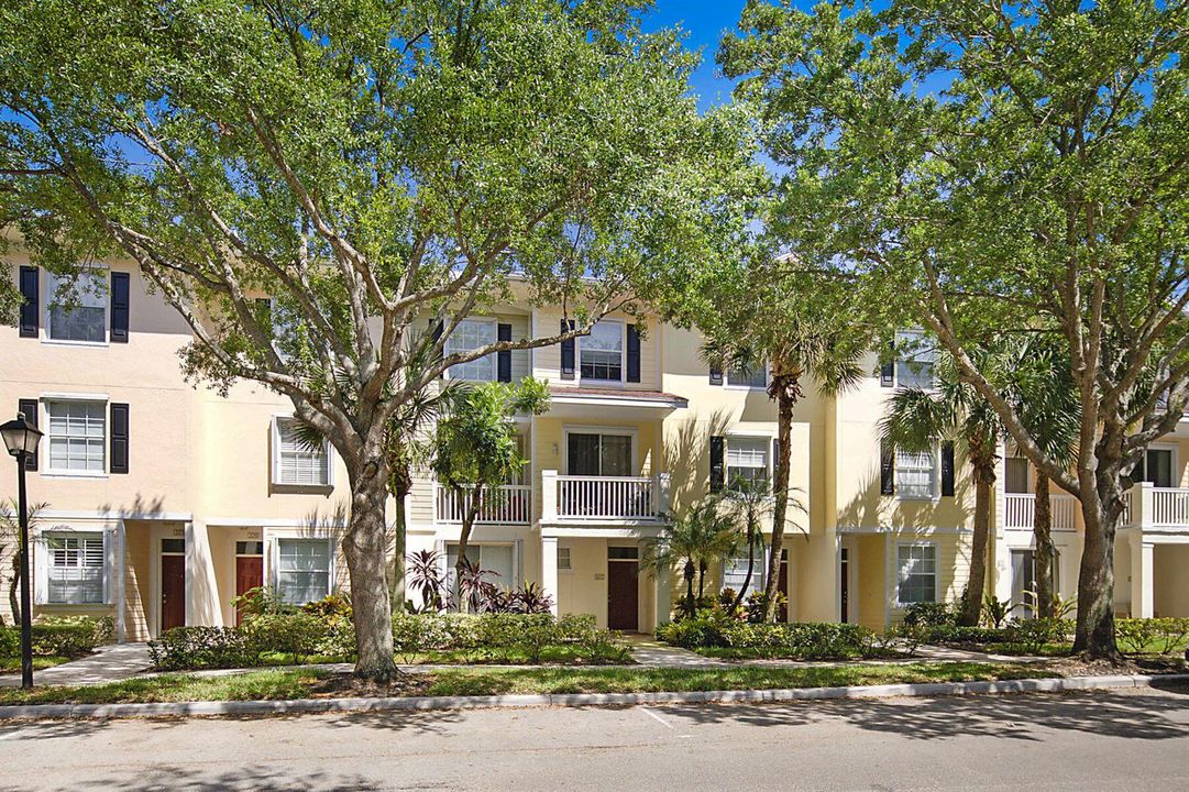 125 Galicia Way Unit 209-20