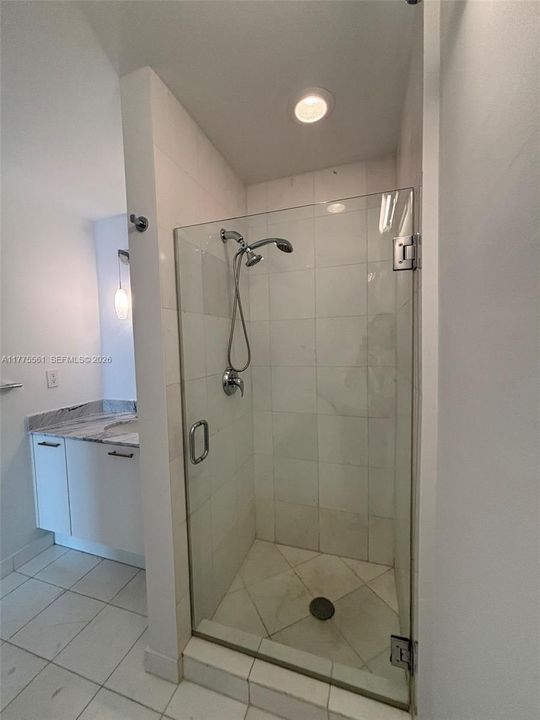 For Sale: $1,140,000 (2 beds, 2 baths, 1450 Square Feet)
