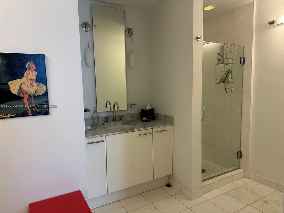 For Sale: $1,140,000 (2 beds, 2 baths, 1450 Square Feet)