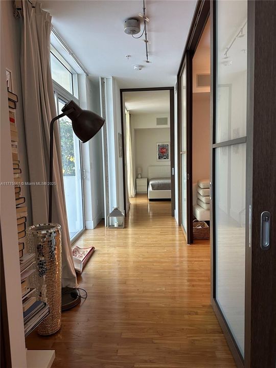 For Sale: $1,140,000 (2 beds, 2 baths, 1450 Square Feet)