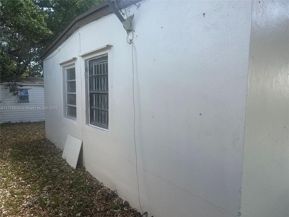 Recently Sold: $299,000 (3 beds, 2 baths, 1012 Square Feet)