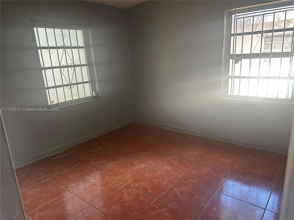 Recently Sold: $299,000 (3 beds, 2 baths, 1012 Square Feet)