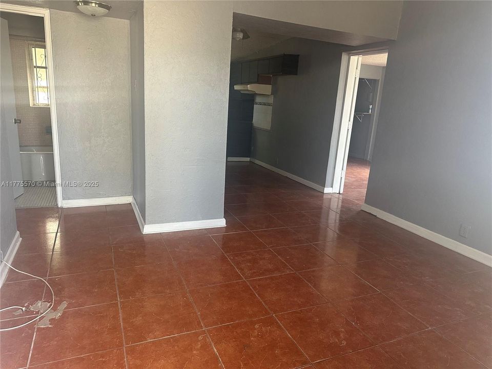 Recently Sold: $299,000 (3 beds, 2 baths, 1012 Square Feet)