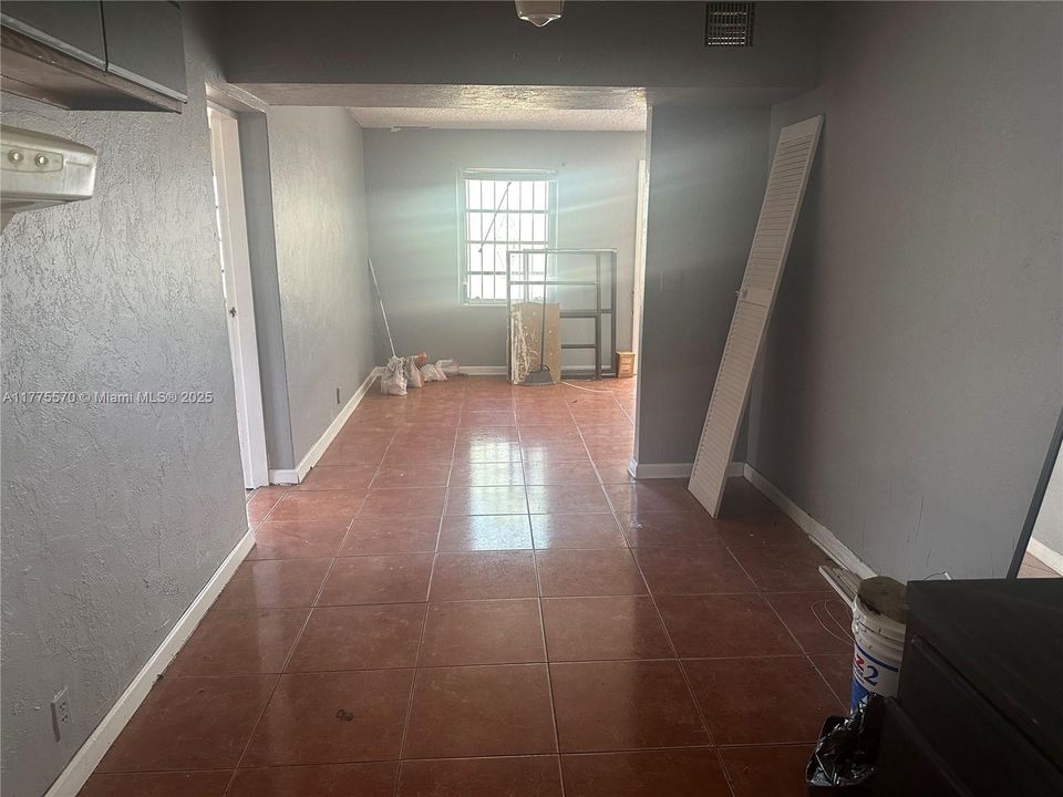 Recently Sold: $299,000 (3 beds, 2 baths, 1012 Square Feet)