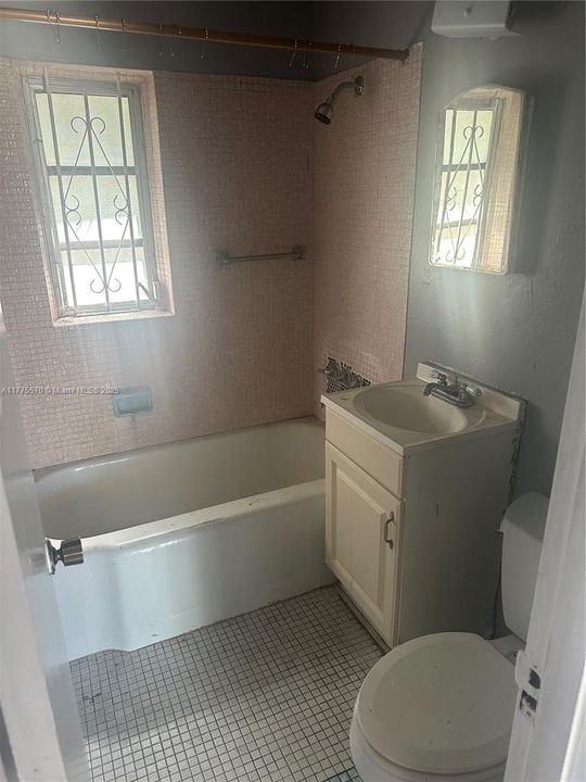 Recently Sold: $299,000 (3 beds, 2 baths, 1012 Square Feet)